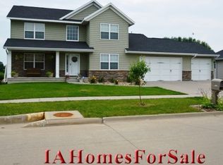 900 15th Ave SW, Mount Vernon, IA 52314