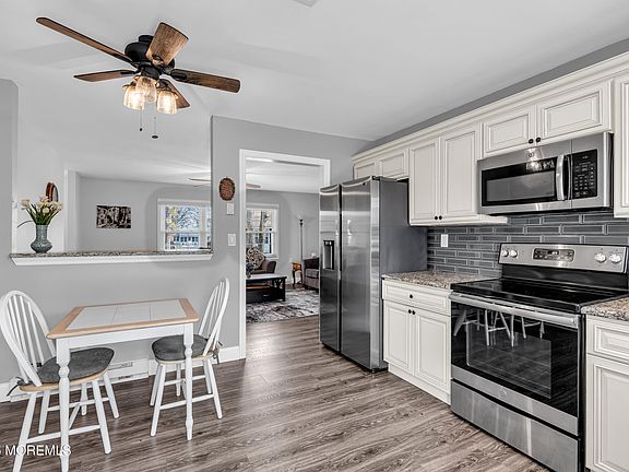 4th image of 819 C Balmoral Court #1003