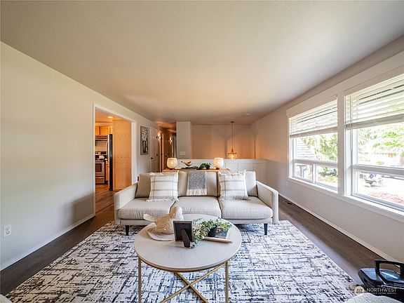 4th image of 1413 Homann Drive SE