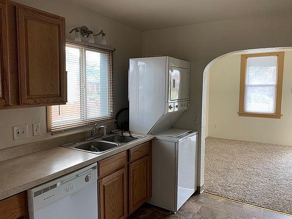 2nd image of 430 5th St APT A