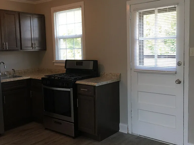 Lone Oak Villas — Photo 7