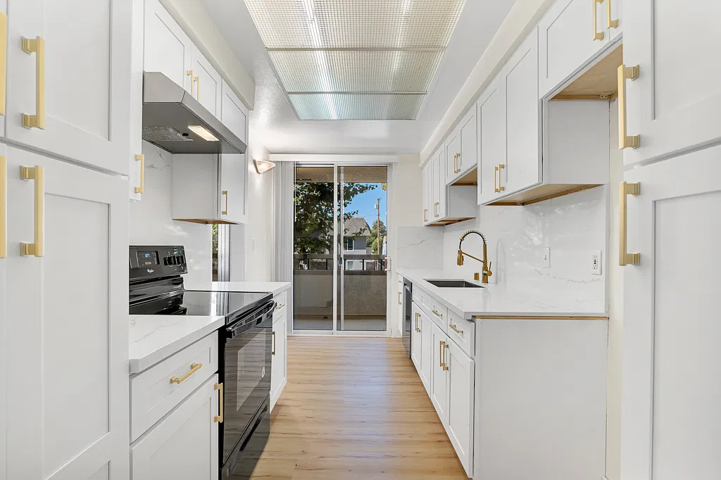 2 bed, 1350 sqft, $3,485 — Photo 3