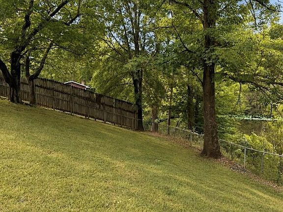 4th image of 236 Yeatts Rd