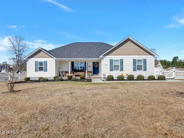 801 Semora Court, Richlands, NC 28574