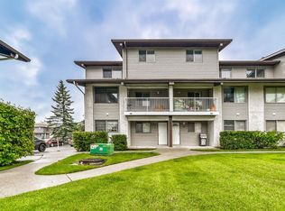 200 N Brookpark Dr SW #728, Calgary, AB T2W3E5