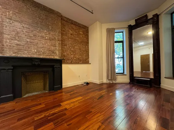 187 Lefferts Place image 1 of 11