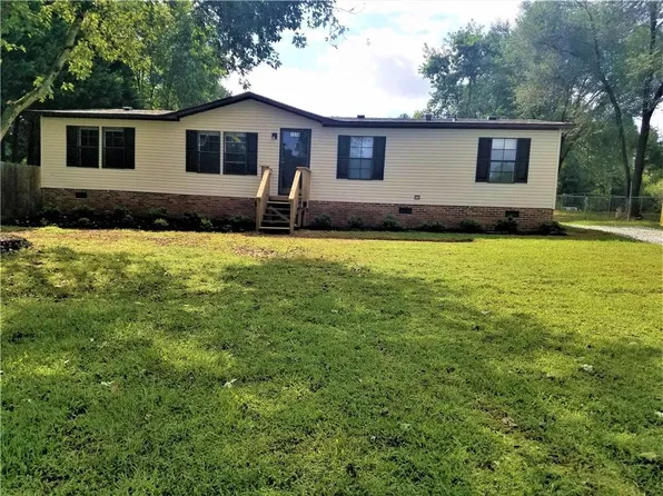 1194 Chastain Rd, Liberty, SC 29657