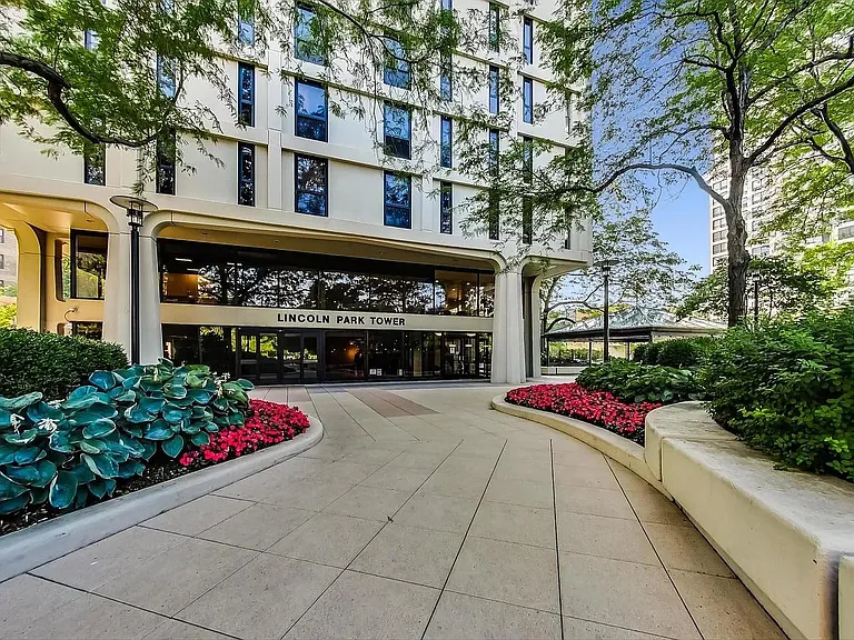 One of the 2 Entryways onto LPT Properties. This is roughly a N.W. view towards properties S.E. entryway...from LPT's (buildings) courtyard which extends to N. Clark Street.