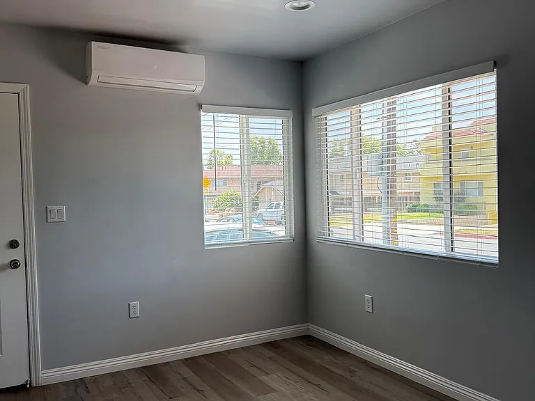 Arcadia Ave — Photo 1