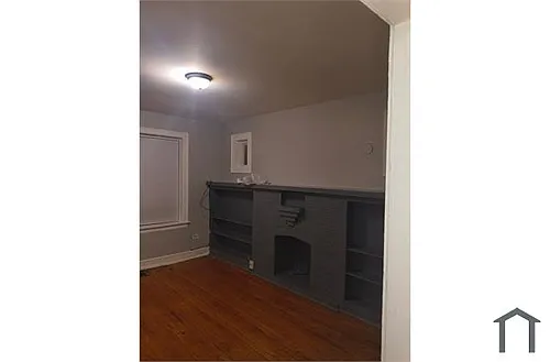 7653 S Bishop St Photo 1