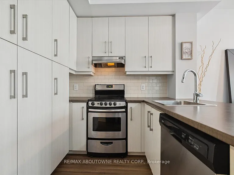 40 Esplanade Ln #102 — Photo 15