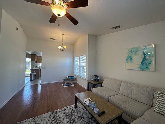 2nd image of 6019 Laguna Villa Way