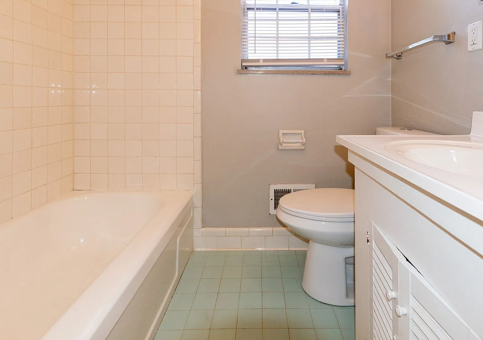306 N Birchwood Ave — Photo 4