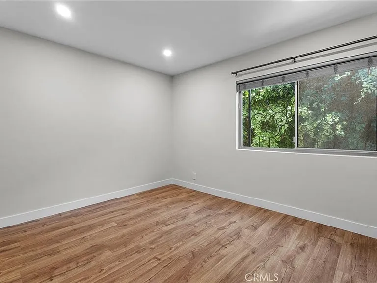 6752 Hillpark Dr #303 — Photo 6