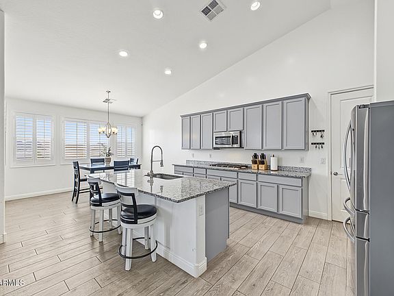 4th image of 505 W AMHERST Street