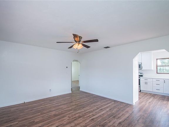 3rd image of 4211 Dartmouth Ave N