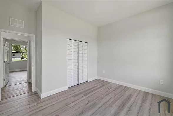 827 Carpenter St E — Photo 15