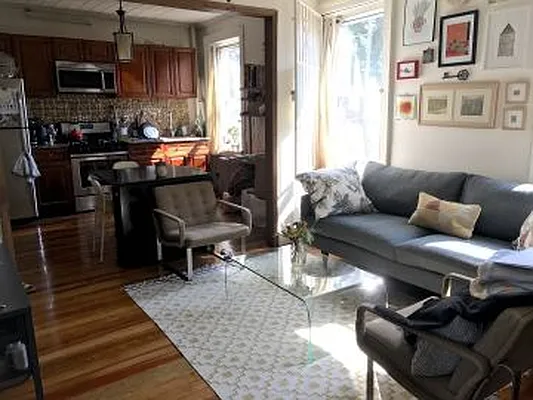 Rented by MCR Realty | media 9