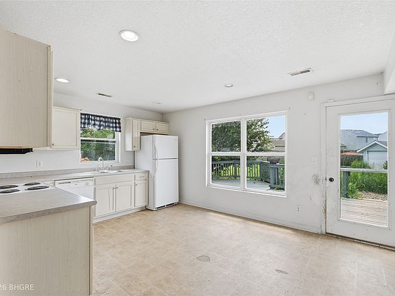 5th image of 3408 Maple St SW