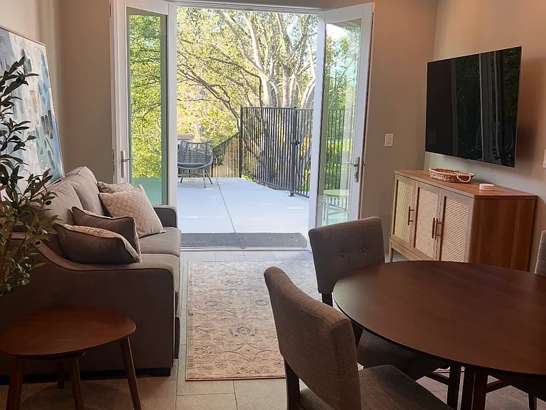 1517 Avenida De Aprisa #1/2 — Photo 4