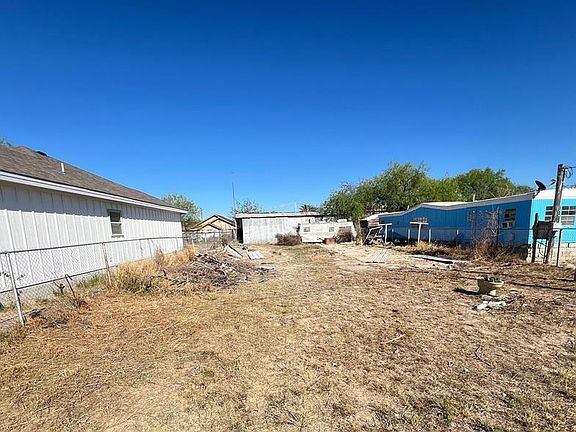 4th image of 2846 Kiosko Ave