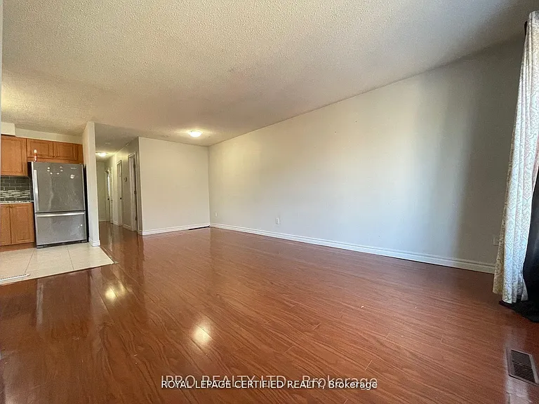 498 Daralea Hts #UPPER — Photo 3