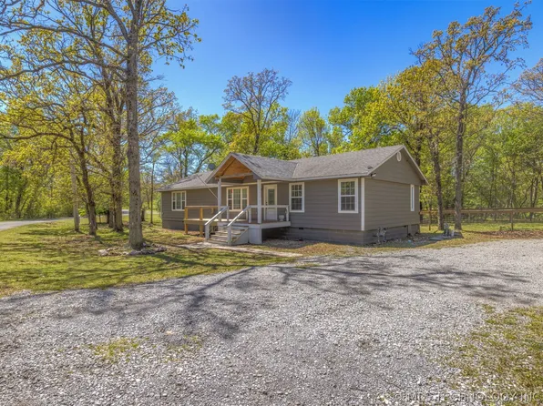 922 Covey Ln, Locust Grove, OK 74352