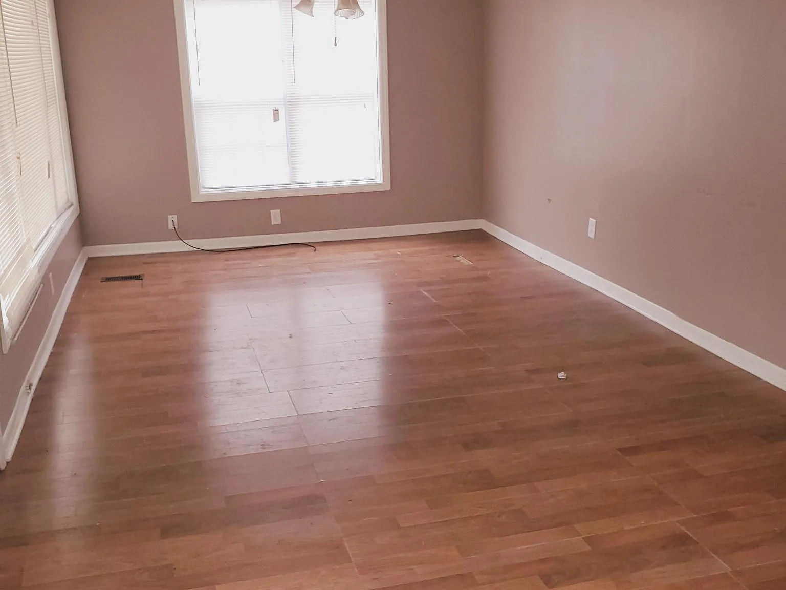 3 bed, 1.5 bath, 1020 sqft, $1,100 — Photo 4