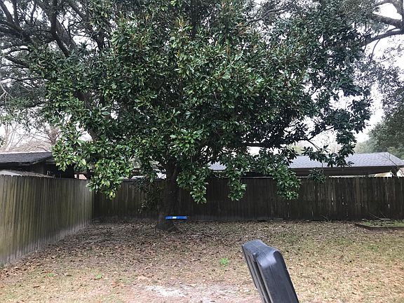 4th image of 2108 Sandalwood Pl