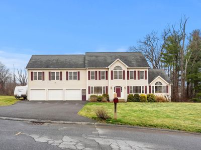 209 Garland Drive, Pelham, NH, 03076