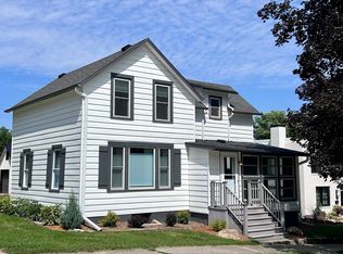 610 Vernon St, Decorah, IA 52101