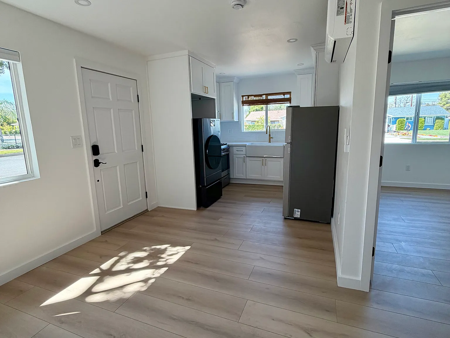 1 bed, 418 sqft, $2,395 — Photo 3