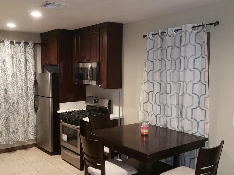 12877 Glenoaks Blvd — Photo 10