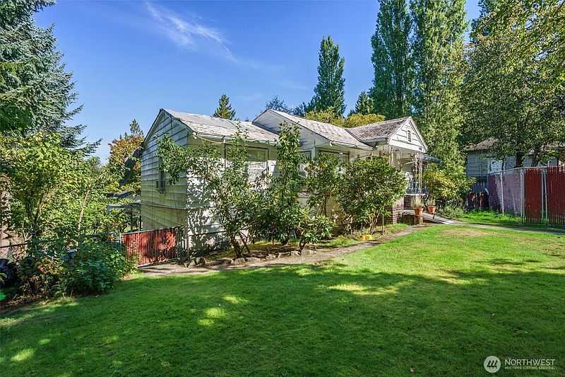 3rd image of 2704 NE 92nd Street