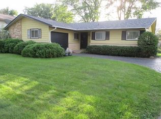 260 Cottonwood Dr, Elk Grove Village, IL 60007