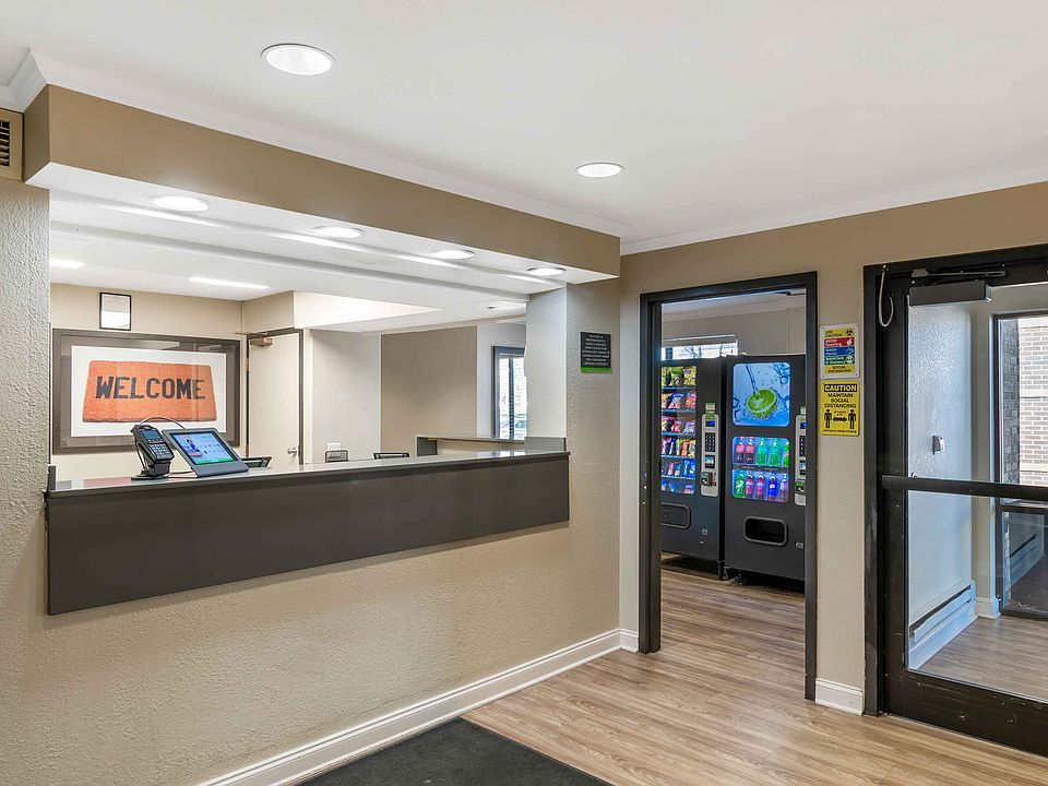 Lobby and Guest Check-in