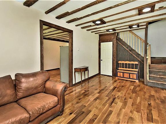 5th image of 2533 Quarry Ln
