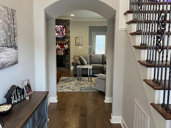 2nd image of 1029 Gothic Manor Ln