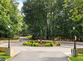 5808 Cove Landing Rd APT 102, Burke, VA 22015