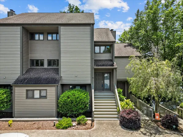 701 Loran Pointe Cir, Seneca, SC 29672