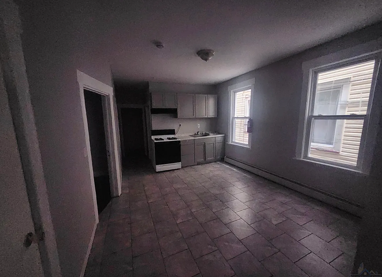 4 bed, $2,300 — Photo 3