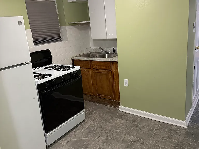 2251 N Parkside Ave #1 — Photo 2