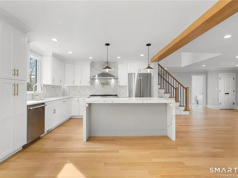 5 Shaw Ave — Photo 9