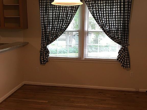 2nd image of 204 Birch Ln