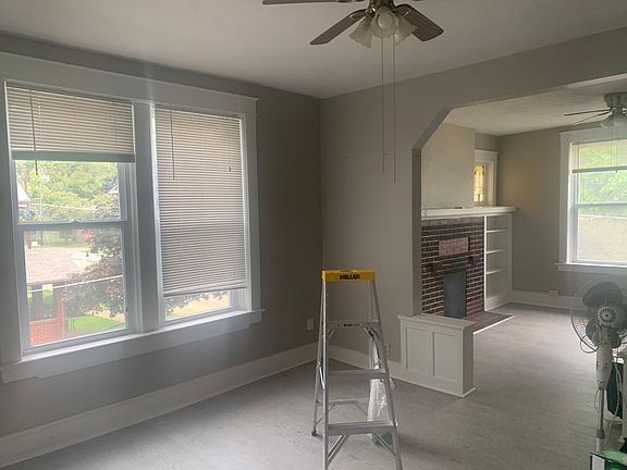 Middle room