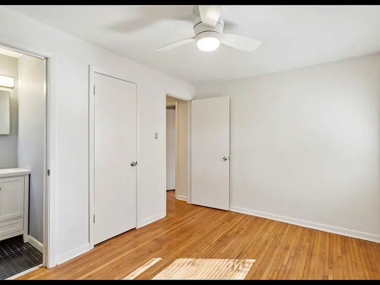 2474 Warwick Cir NE — Photo 9