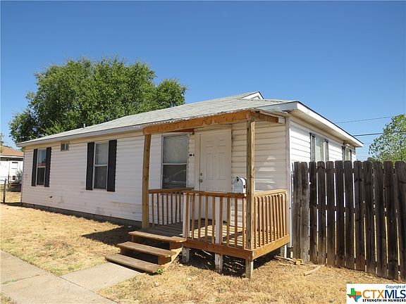 3rd image of 823 Garner Ave APT 1