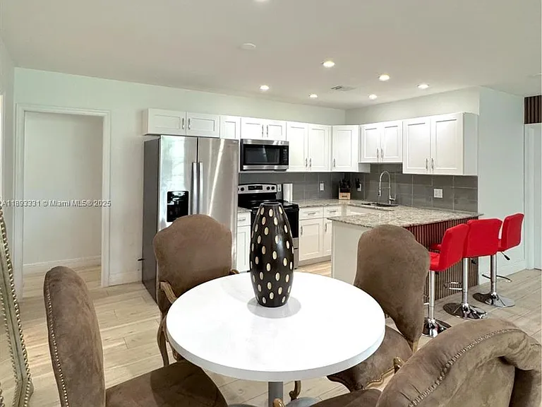 120 NE 9th Ave #120A — Photo 3