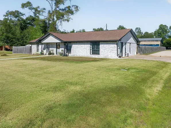 355 County Road 761, Buna, TX 77612