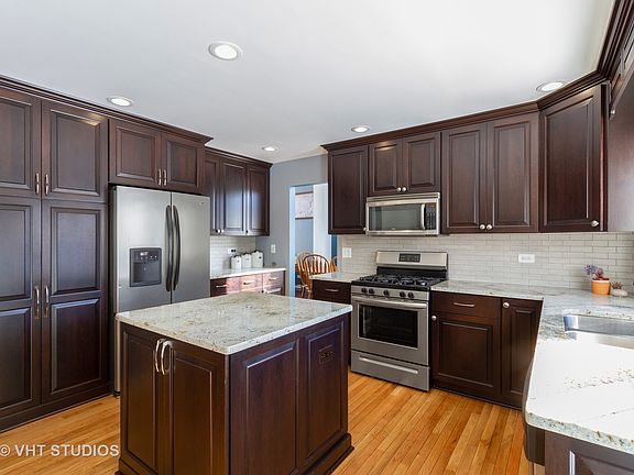 3rd image of 509 Penny Ln